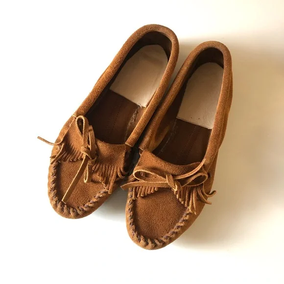 Minnetonka shoes Dark Brown Leather Moccasin Loafers with Bow Womens 7 Minnetonka Deerskin Kilty Bow Detail Moccasins | Dillard main image 2